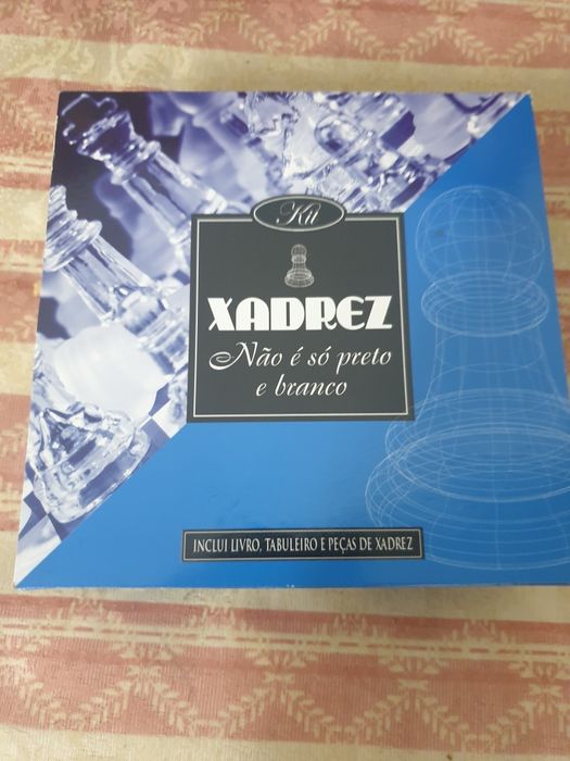 Mini xadrez em vidro NOVO!!