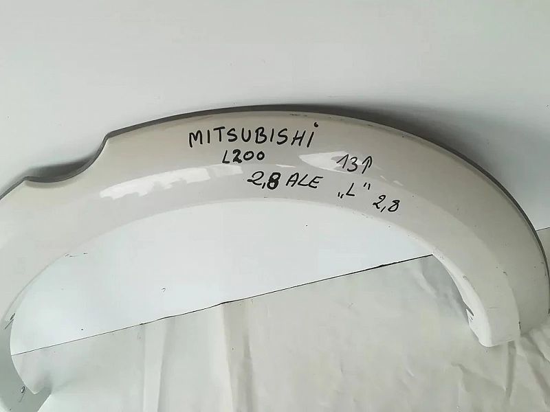 nakładka błotnika Mitsubishi L200