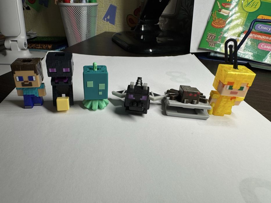 Продаж/Обмін фігурки кіндер Minecraft
