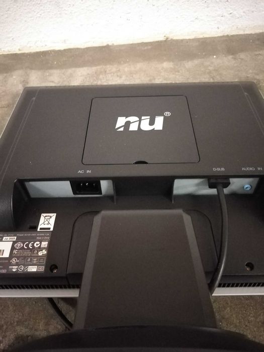 Monitor pequeno usado64332092070018121