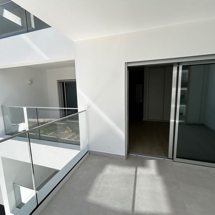 Apartamento T2 Novo.