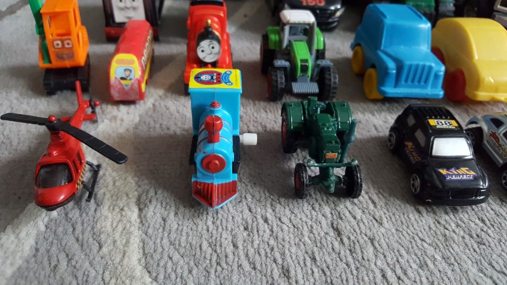 Auta, ciuchcia, czołg, F1, helikopter 25 szt.