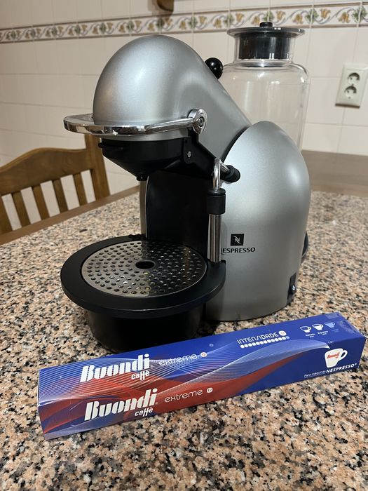 Nespresso Krups XN4050 – ótimo estado com 4 cápsulas incluídas