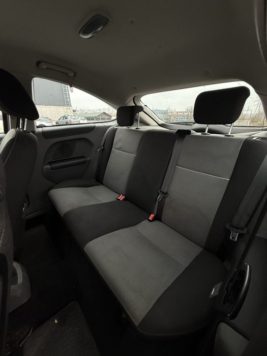 Продам власний автомобіль!Економний та надійний! Повністю обслужений!