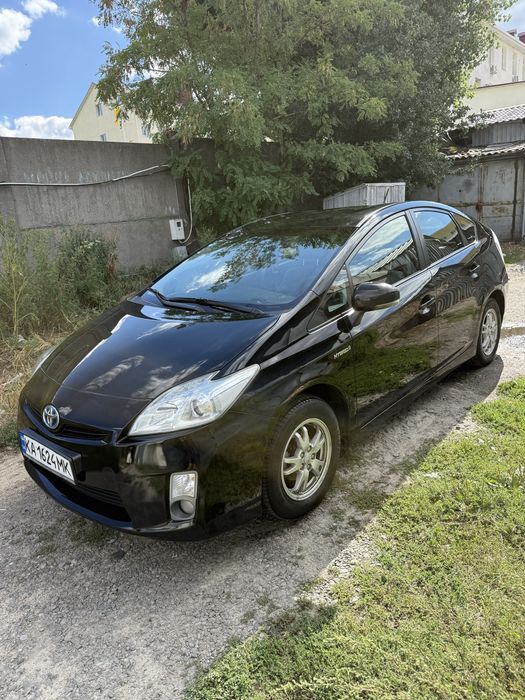 Продам toyota prius