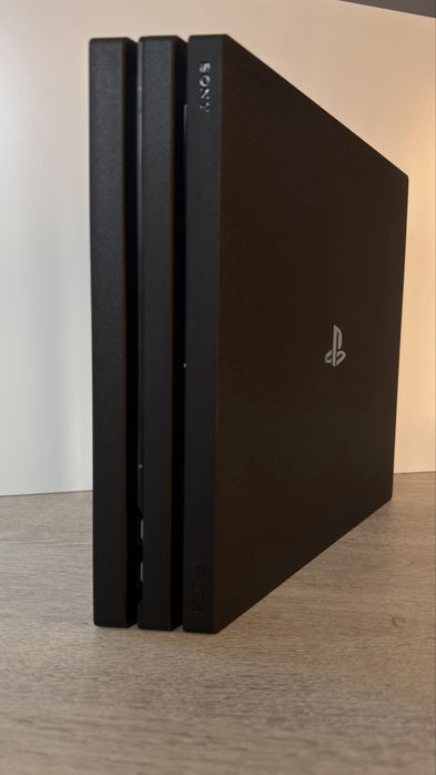 Sony playstation 4 pro e conjunto de 4 jogos