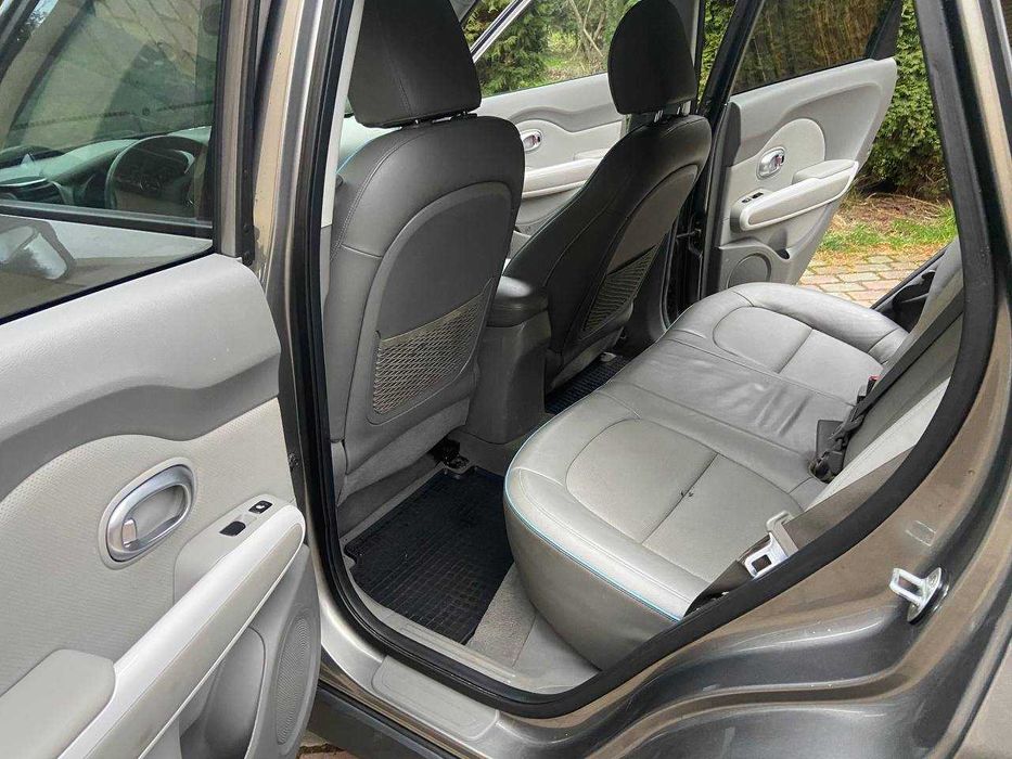 Автомобіль Kia Soul EV 2015