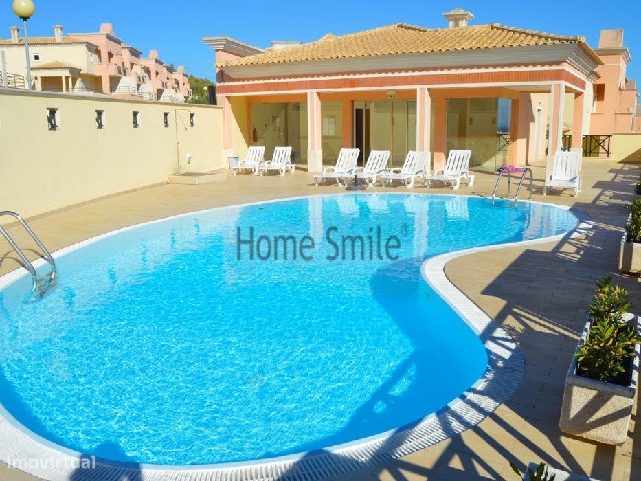 T2 . Condomínio Com Piscina. Vista Mar. Varanda