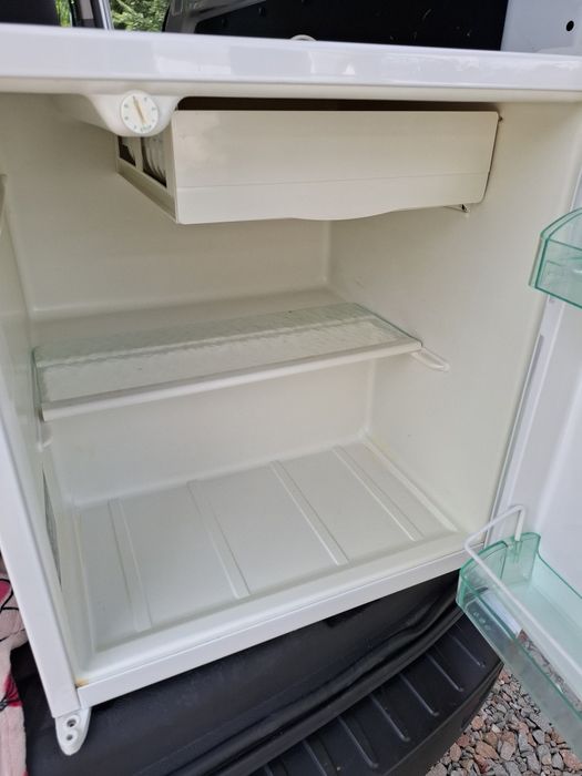Lodówka  z zamrażalnikiem  wys. 57cm