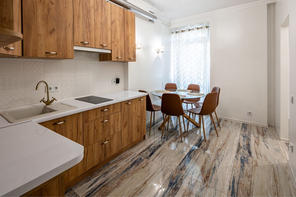 Оренда Подобова Львів вул.Вічева 1 Romari apartment