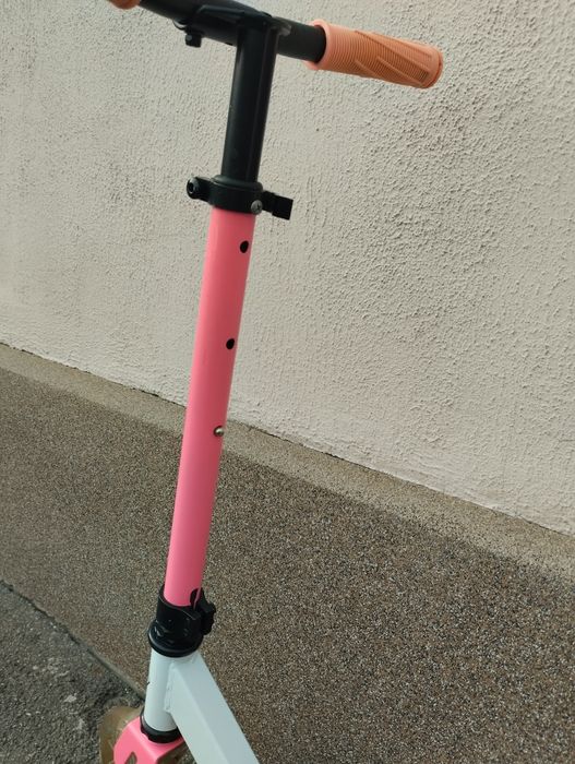 Самокат для дівчинки