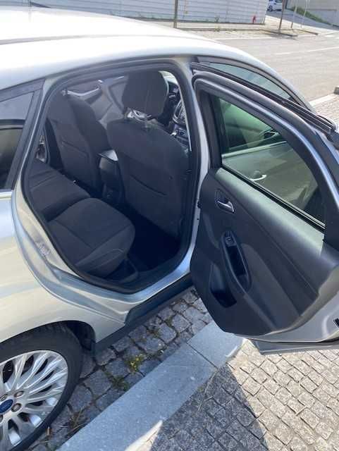 Automovel Ford Focus 2012