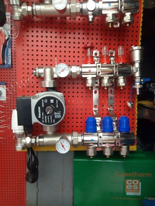 Колектор для труб теплого пола,гребенка водяного пола,в зборе,Чехия