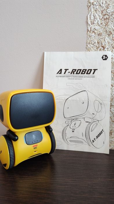Розумний робот з голосовим керуванням AT robot іграшка