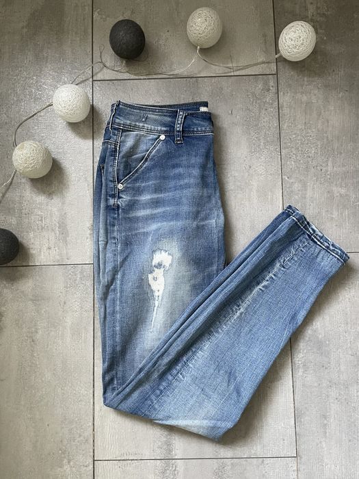 Jeansy slim fit z przetarciami Diverse XS bawełna basic