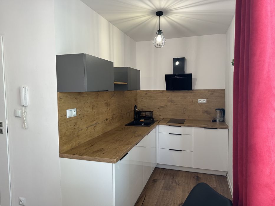 Wynajmę umeblowaną KAWALERKĘ w centrum Jeleniej Góry