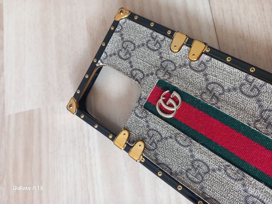 Gucci etui na iPhone 12