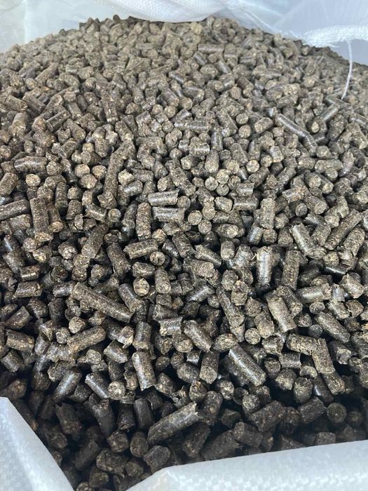 Паливна гранула з відходів соняшника