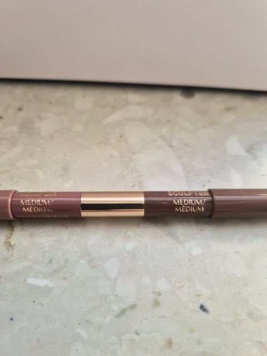 Dwustronna konturówka Charlotte Tilbury Lip Cheat Contour Duo Medium 0,78g