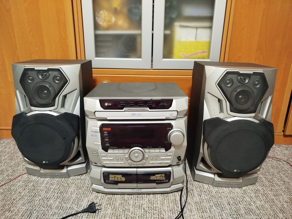 Музыкальный центр LG FFH-5500AX с  родними колонками!