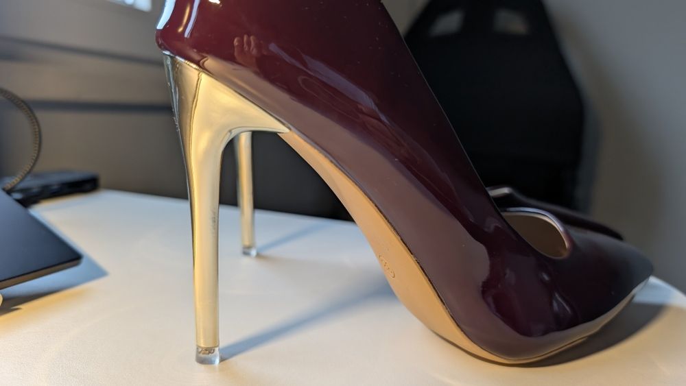 Sapatos bordô 38