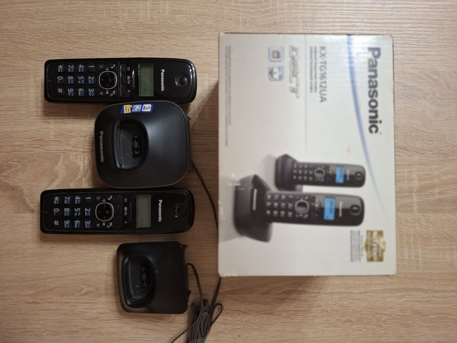 Panasonic KX-TG1612UA радіотелефон з двома трубками