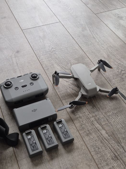 Dron DJI Mini 2 Fly more combo