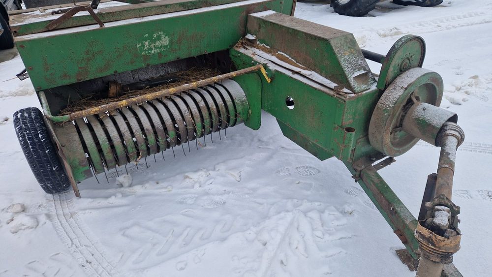 Prasa do słomy kostka John deere  CB 300  Z224