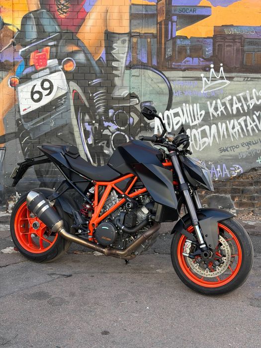 Мотоцикл KTM 1290 Super Duke R 2016 рік