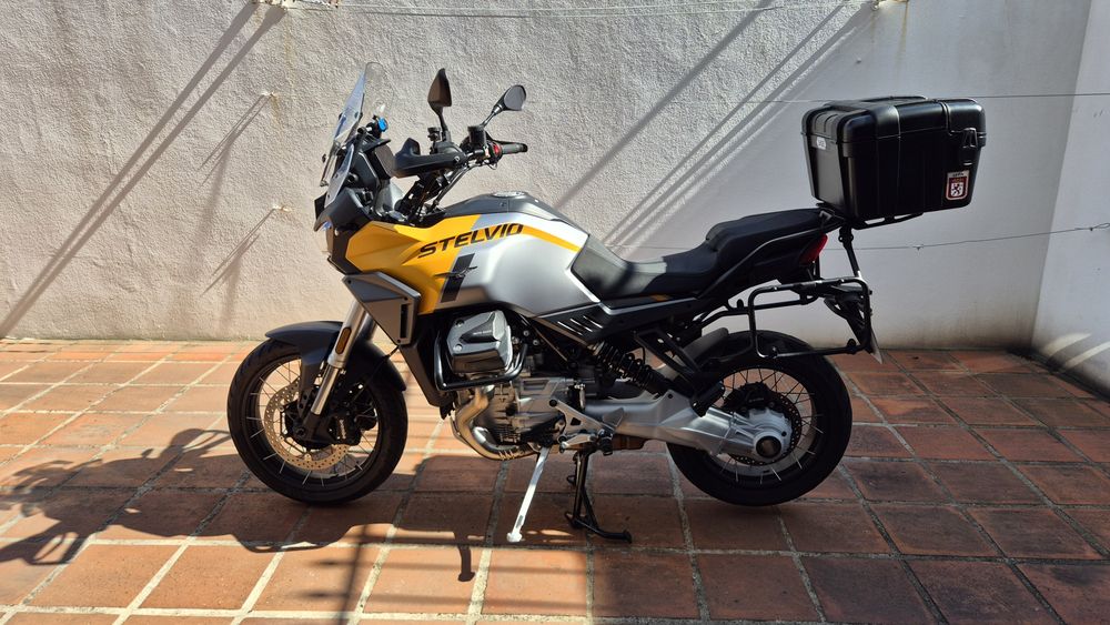 Moto Guzzi Stelvio