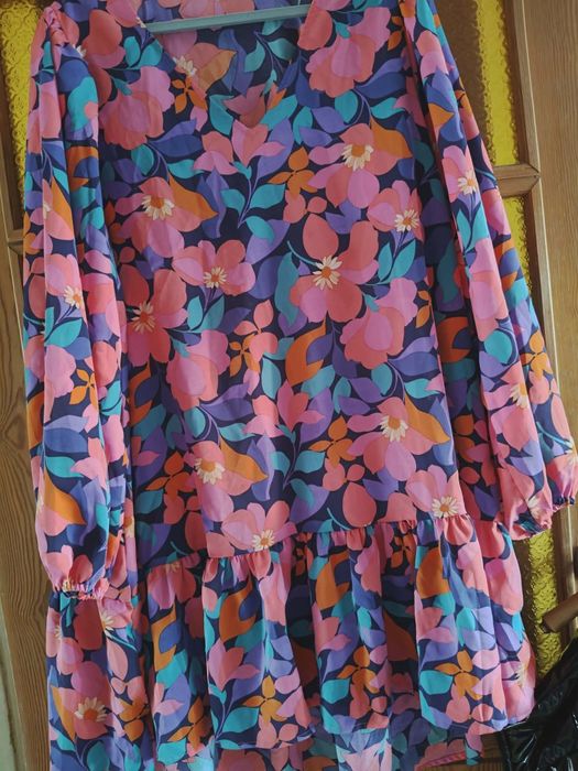 Śliczna damska sukienka