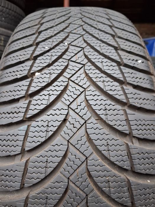 распаровка шины б/у 205/55 R16 Nexen Win Guard