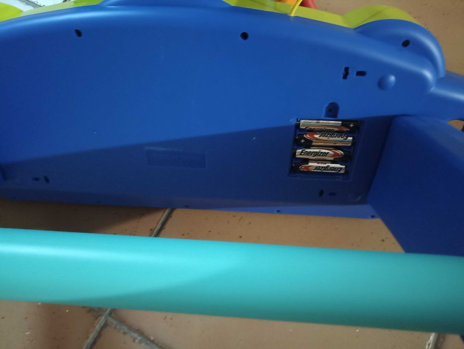 Piano Elétrico Infantil com Banco e Microfone Incorporado