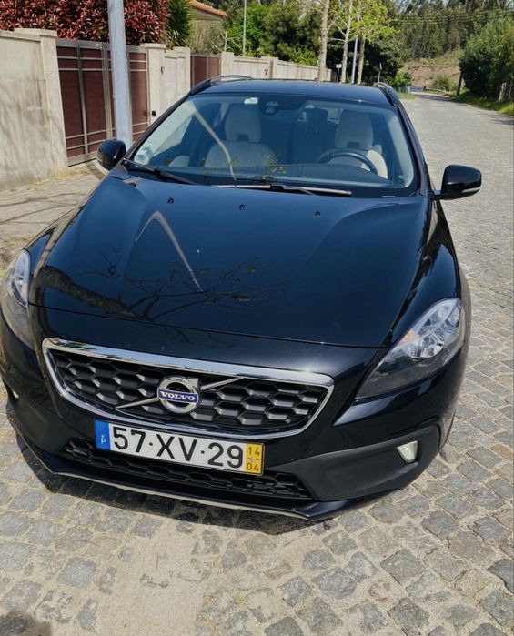 Volvo V40 1.6 D2 115cv Momentum Full Extras – Económico e Muito Estimado