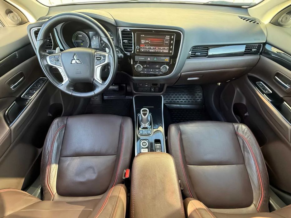 Mitsubishi Outlander SEL S-AWC      2018