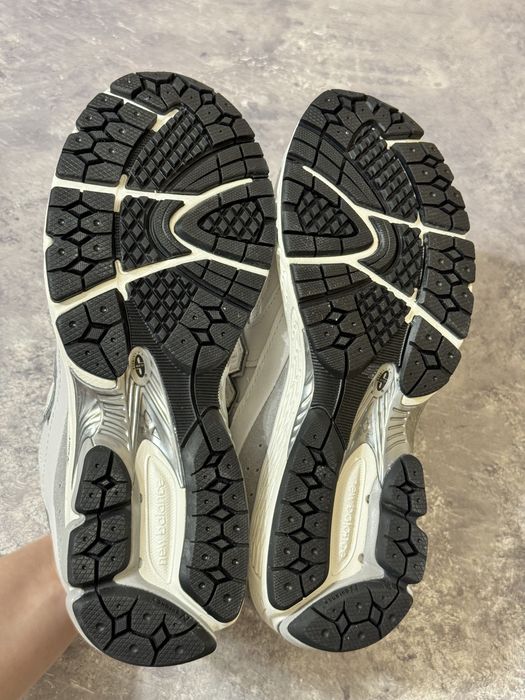 Оригінал 100% / Кросівки New Balance 2002R, eur40 та eur41.5