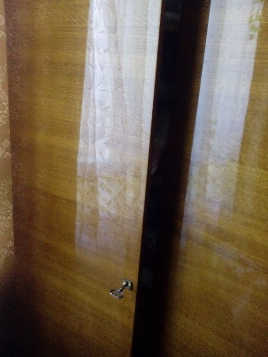 Шкаф для одежды (полки, вешалки).