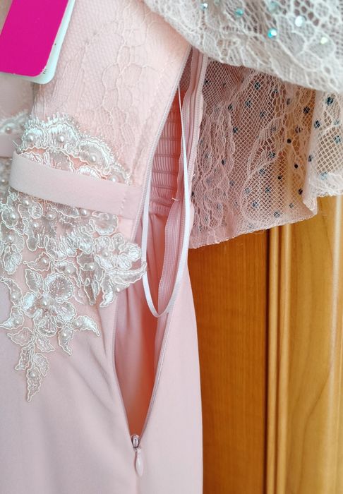 Długa, nowa, kolor pudrowy  róż.