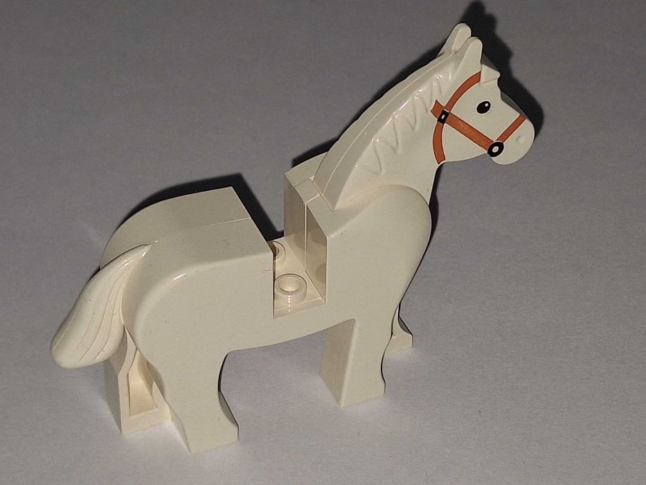 Lego 4493c01pb04 - koń biały stan bdb - castle rycerze. (G)