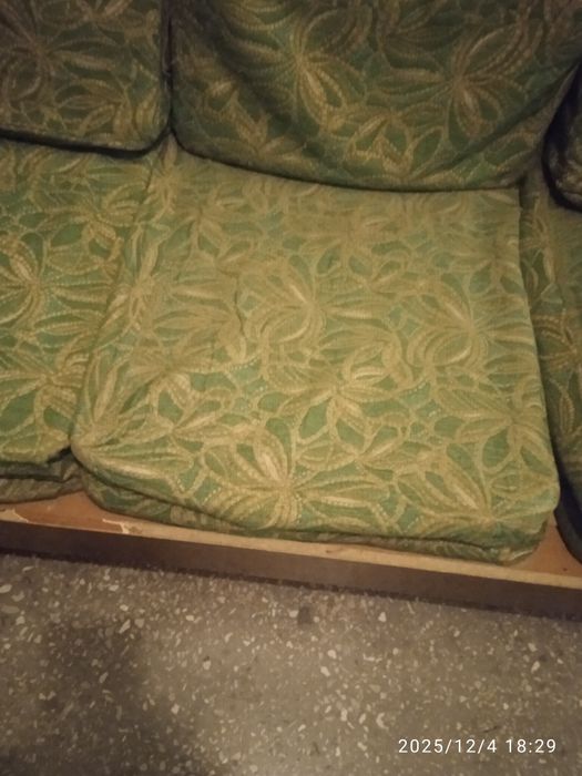 Продам диван б/у