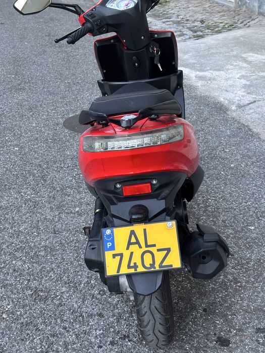 Scooter Kenos Valleta preço para vender este fim de semana
