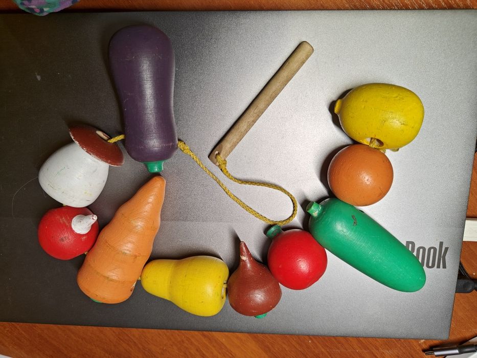 Дерев'яна шнурівка Komarovtoys фрукти овочі