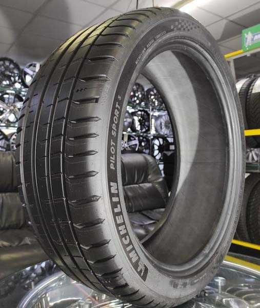 Купить разноширокий комплект шин резины 275/35 R19 + 245/40 R19