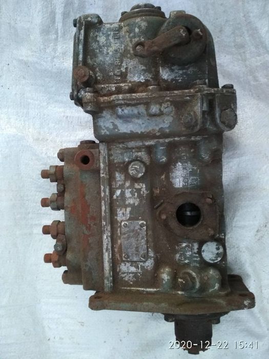 Топливний насос дт75