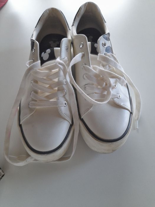 Tenis em bom estado