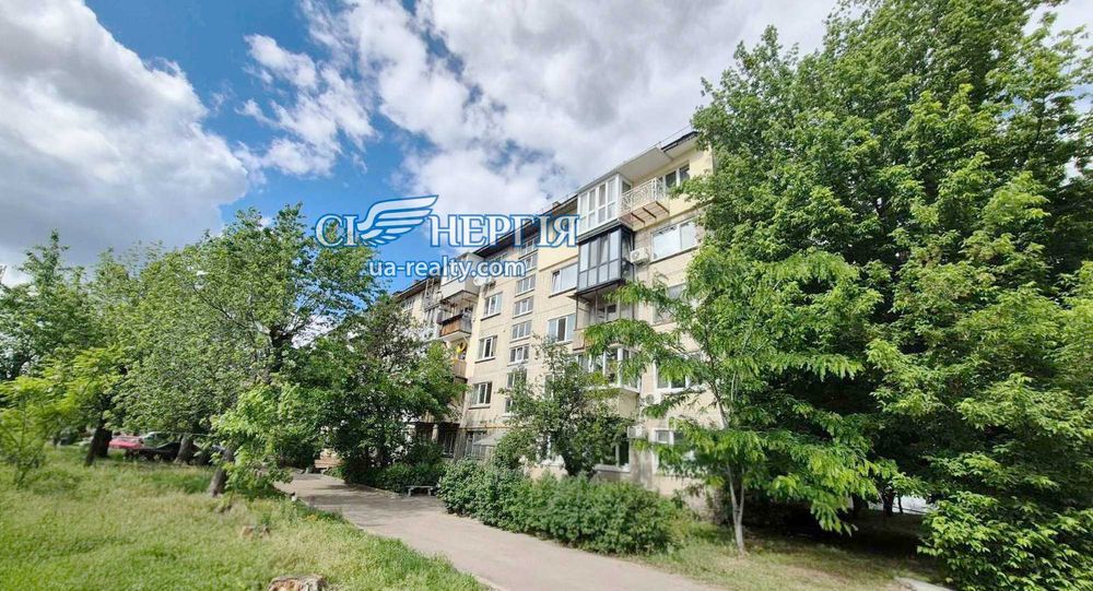 1-кім Каунаська, 10 Дарницька площа