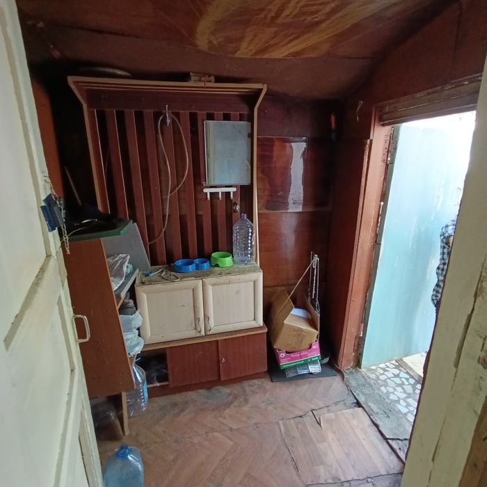 Продаю пів будинку Космонавтів, окремий двір,