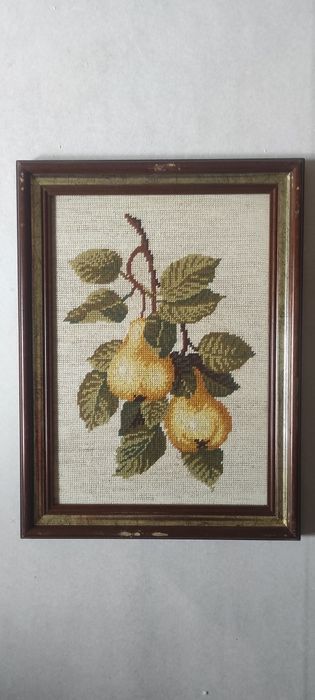 Hand-Embroidered Fruit-Themed Panels64739505203459122