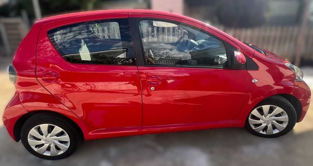 Venda Toyota Aygo 2012