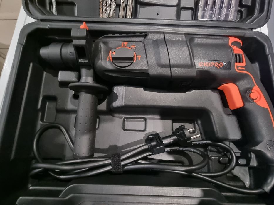 Перфоратор Dnipro-M RH-98 Q